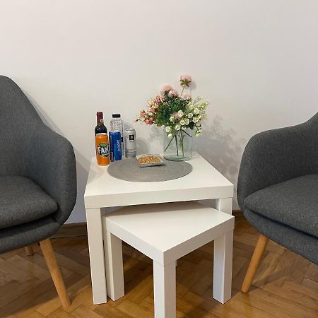Apartament De Lux Semicentral Jászvásár Kültér fotó